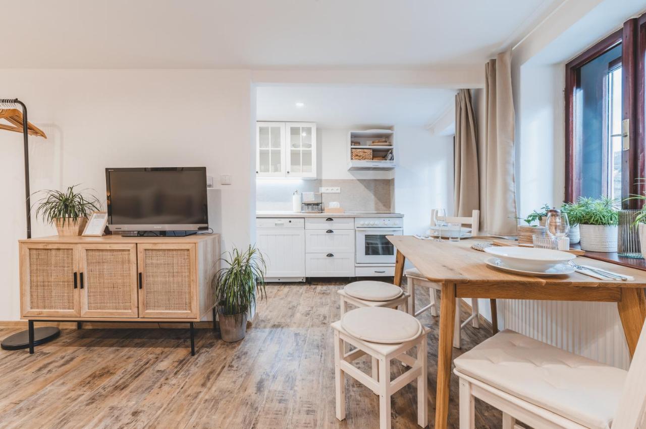 Český Krumlov Konekt Apartment מראה חיצוני תמונה